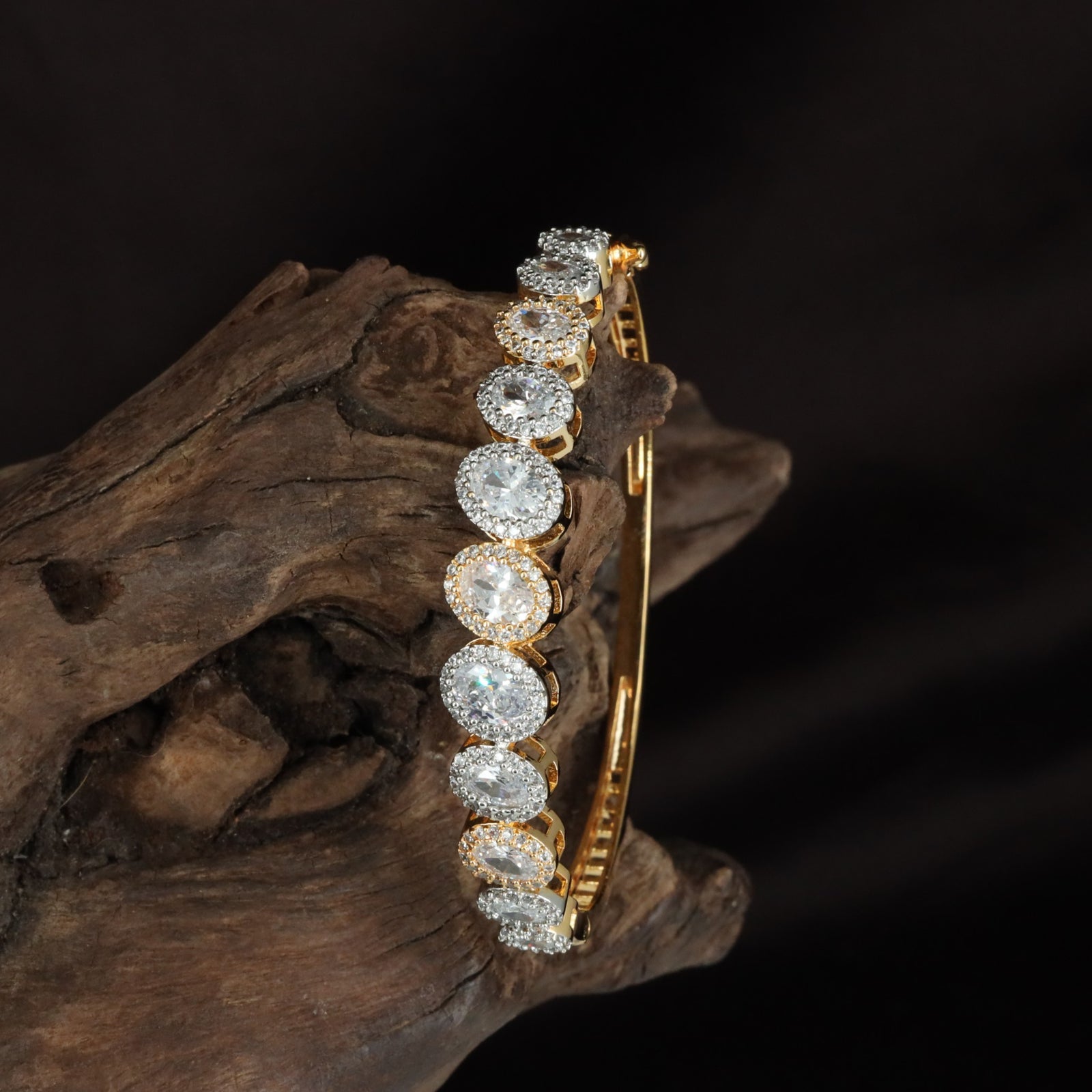 Bliss Circle Kada with Structured Stone Alignment