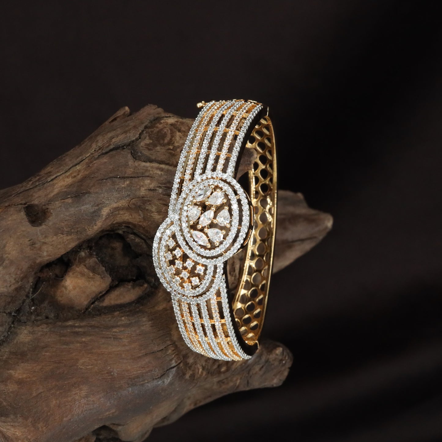 Designer Broad Gj Kada with Circular Floral Motif
