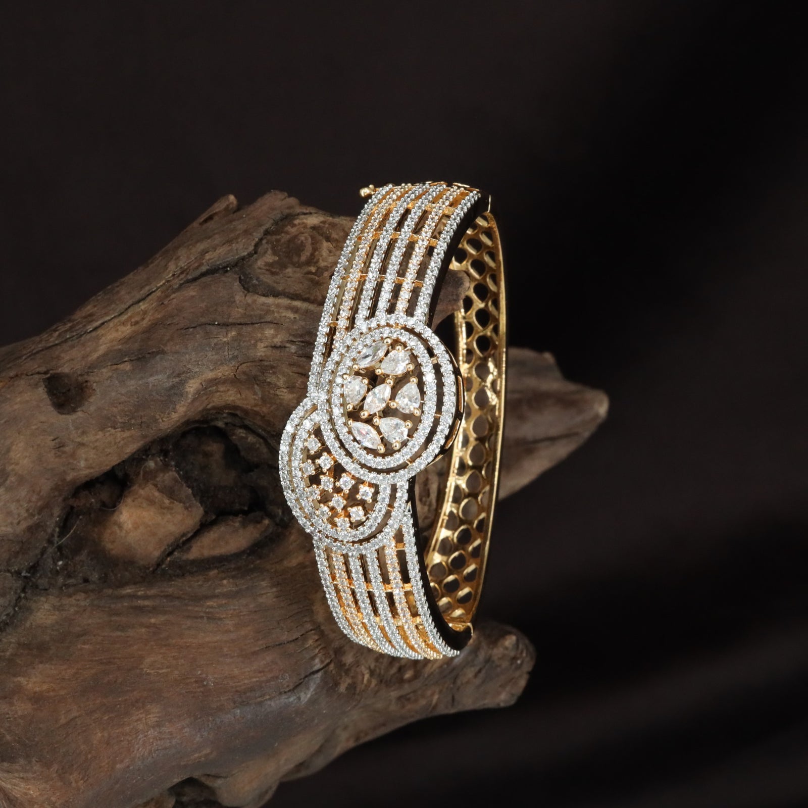 Designer Broad Gj Kada with Circular Floral Motif