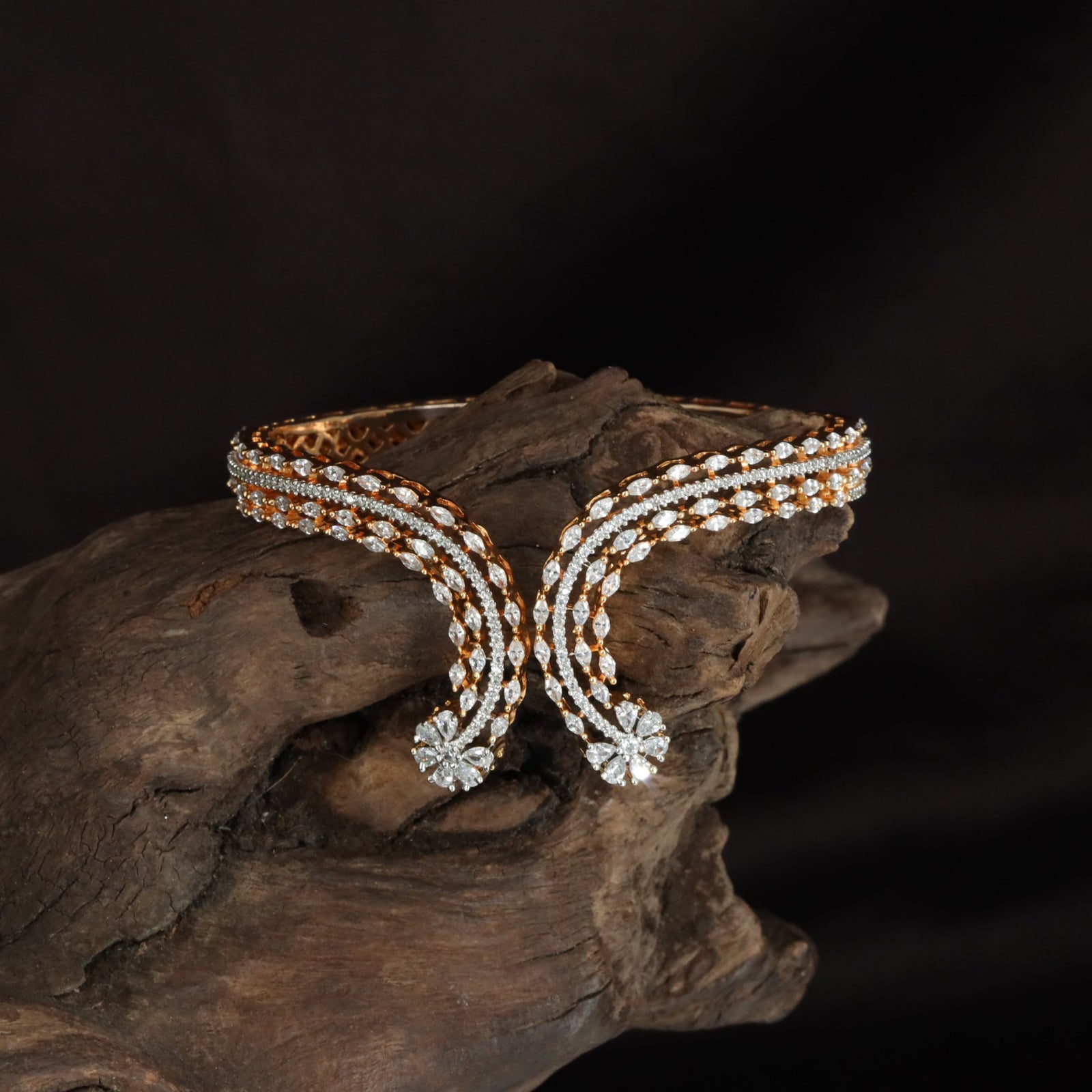 Ambertrail Open Kada with Parallel Curve Border Detailing