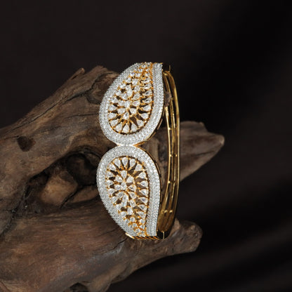 Gleamridge Broad Kada with Parallel Border Curve Styling