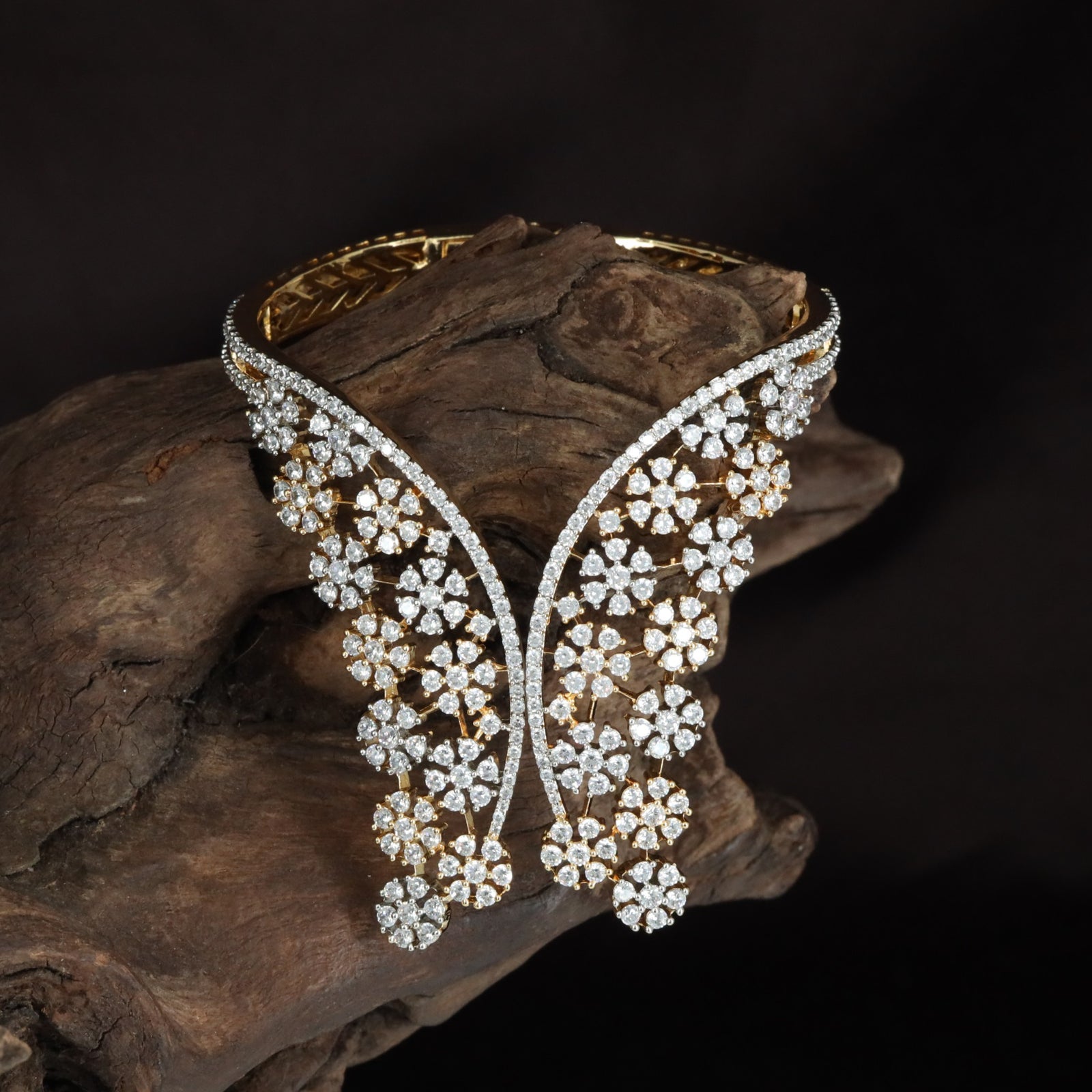 Bandcrest Flower Kada with Structured Curved Border Detailing