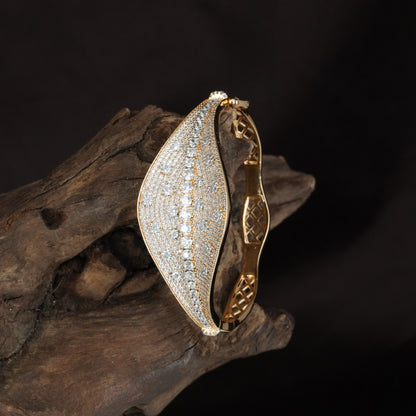 Luxury Oval Dome Kada with Multi-Line Border Construction