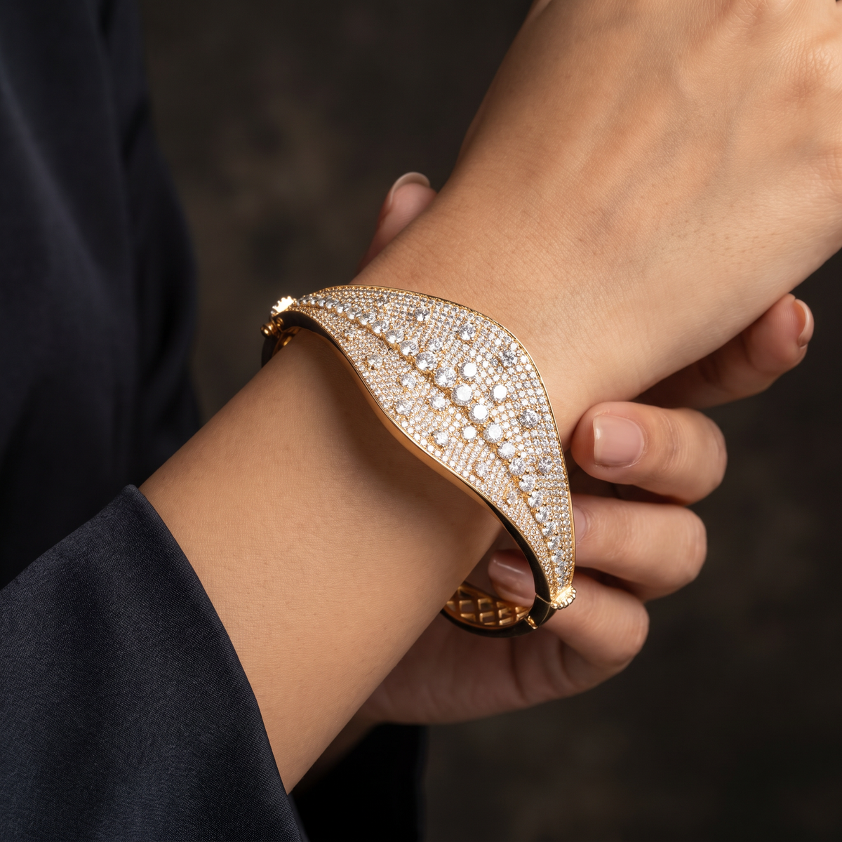 Luxury Oval Dome Kada with Multi-Line Border Construction