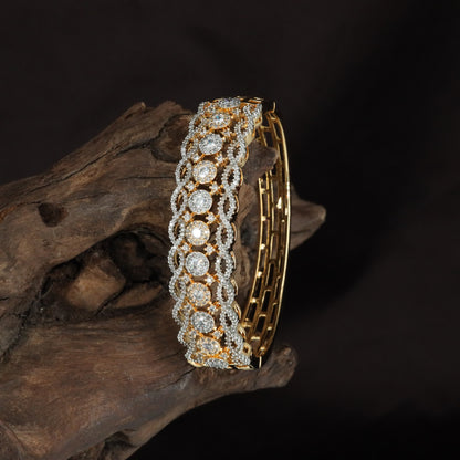 Curved Disc Stone Kada with Textured Crystal Alignment