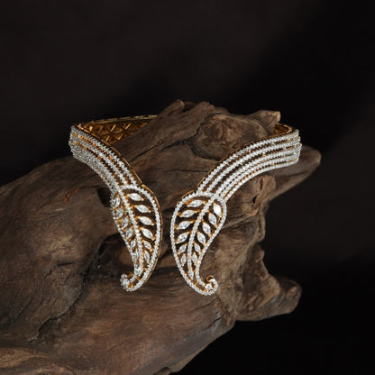 Abstract Spiral Fringe Kada with Curved Leaf Frame Detailing