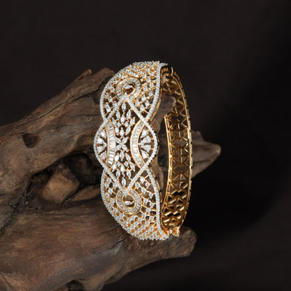 Vintage Twist Broad Kada with Raised Wave Frame Detailing