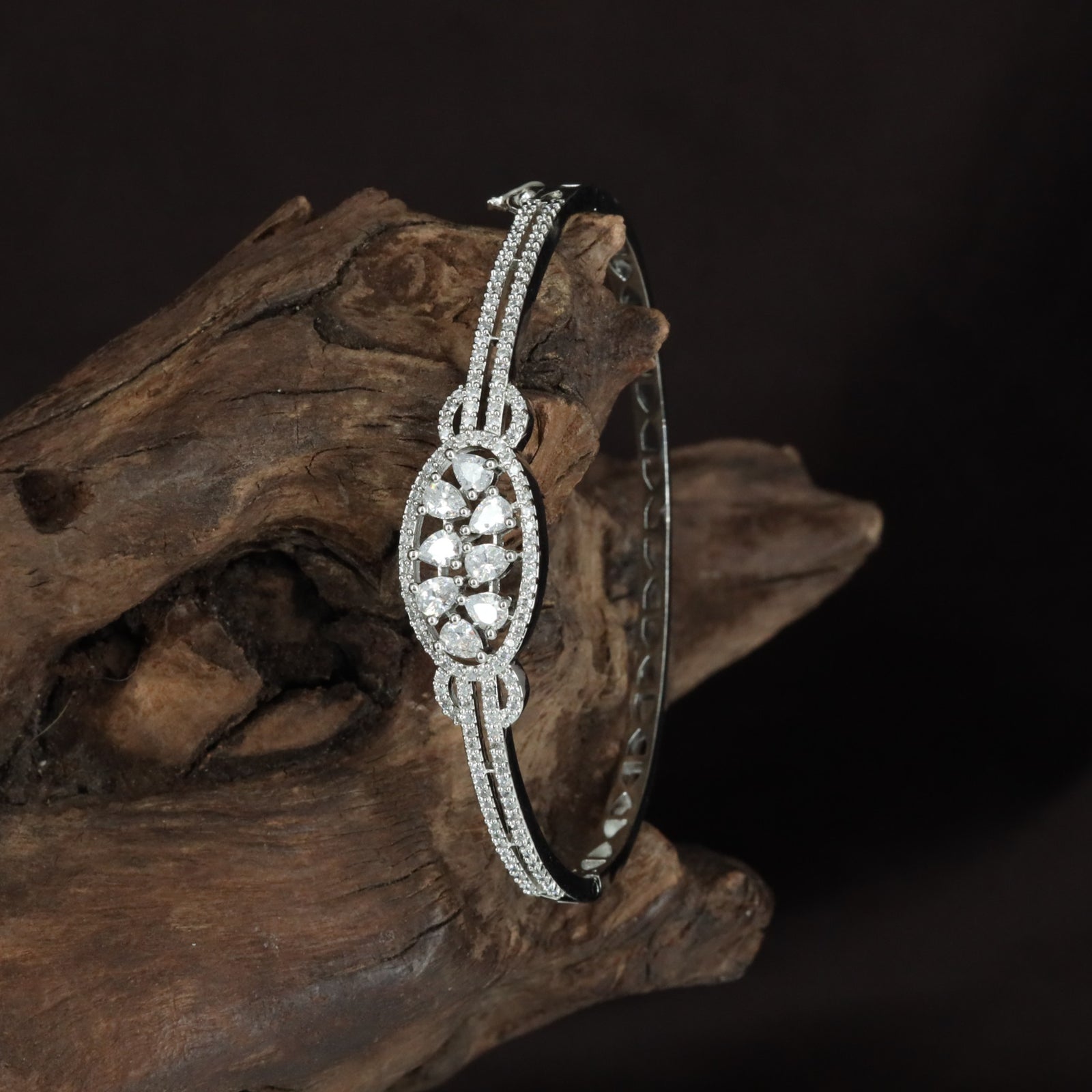 Dew Flower Narrow Kada with Raised Oval Border Work