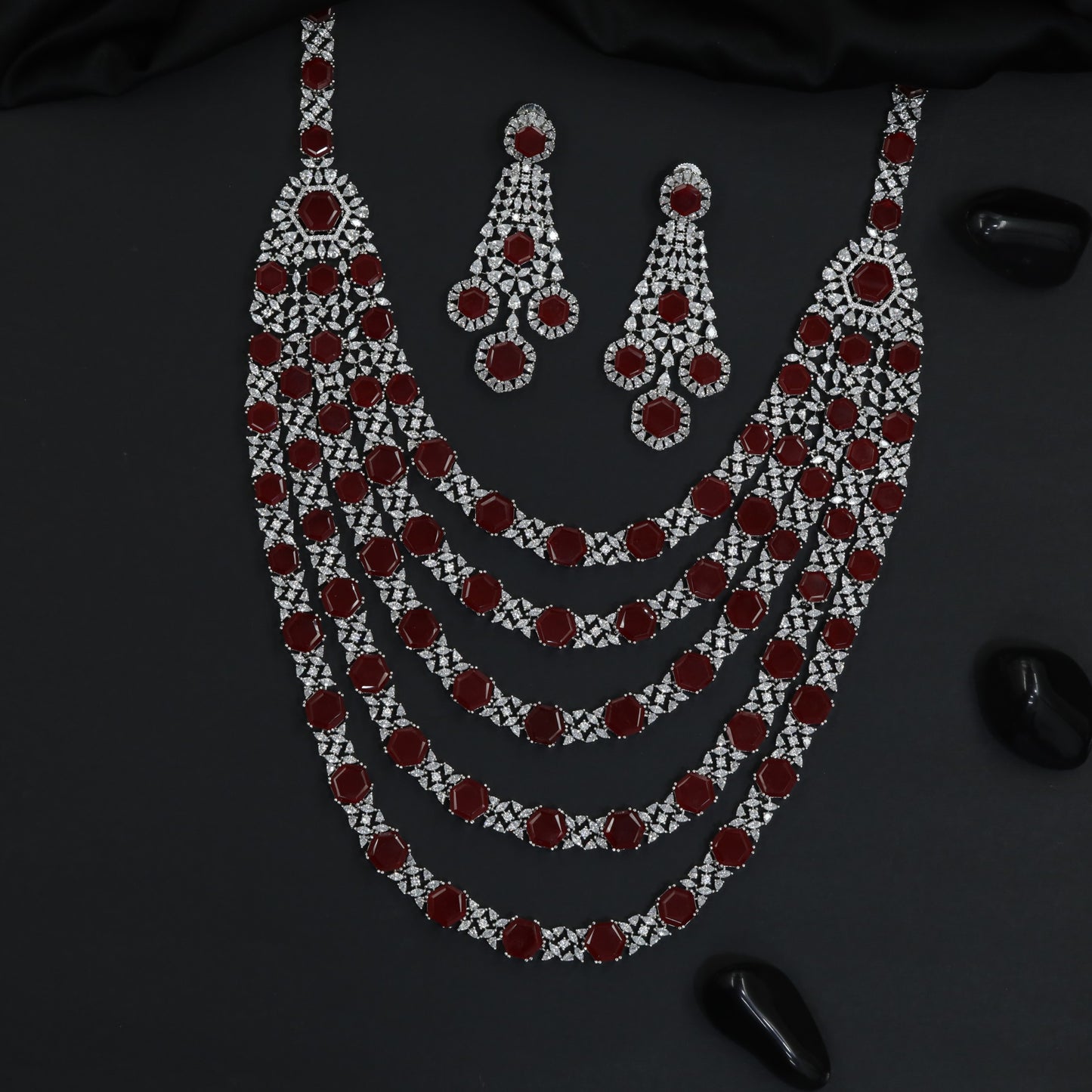 Multi layer long haara with geometric links and statement drops