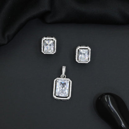 Rectangular pendant set with framed centerpiece design