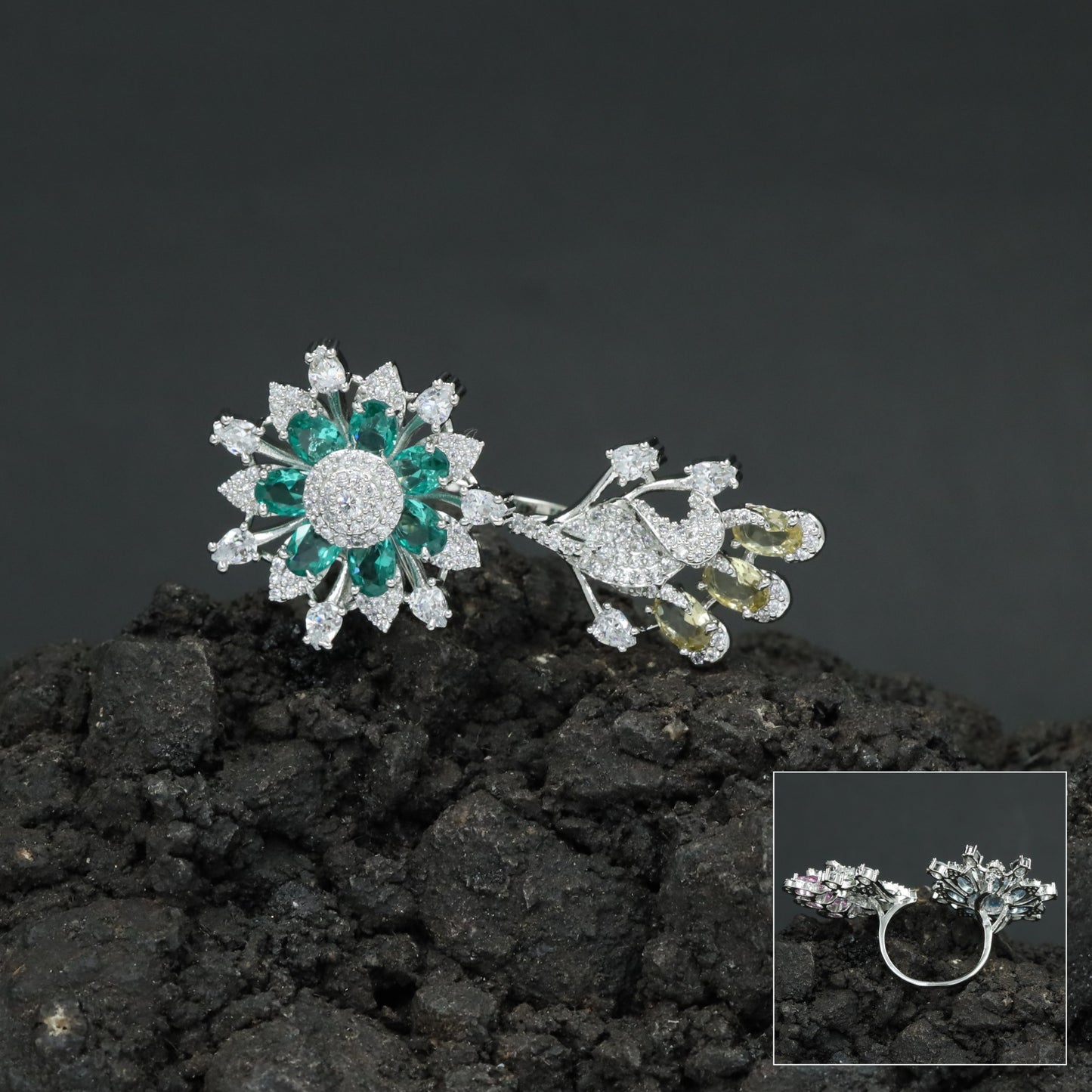 Floral Bouquet Finger Ring with Bloom and Leaf Design
