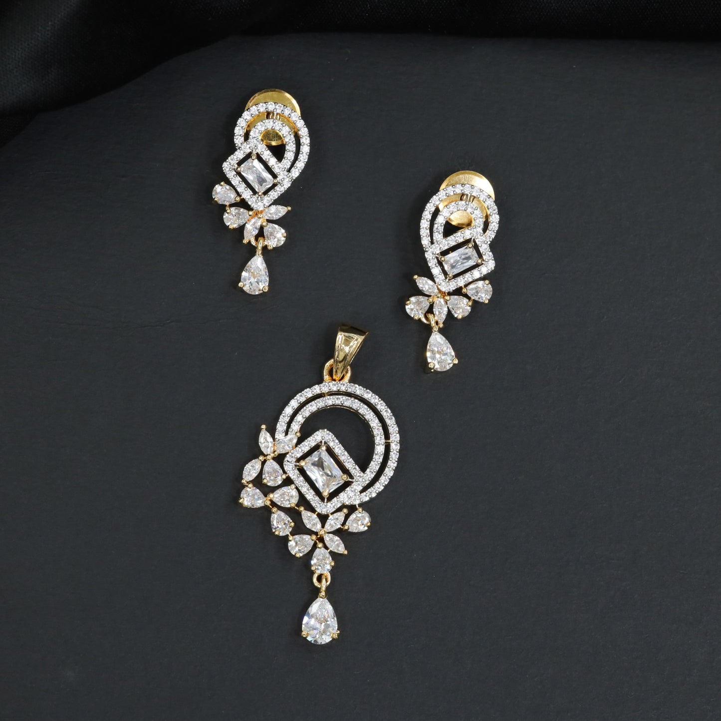 Graceful marquise rosette geometric pendant set with stone accented top bail
