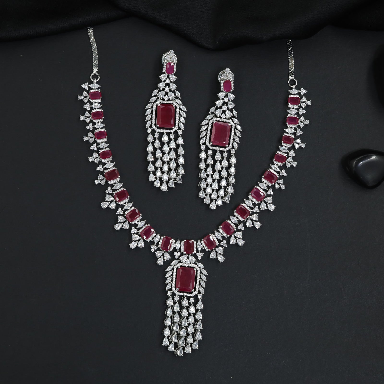 Chandelier fringe necklace set with pendant tassel centerpiece