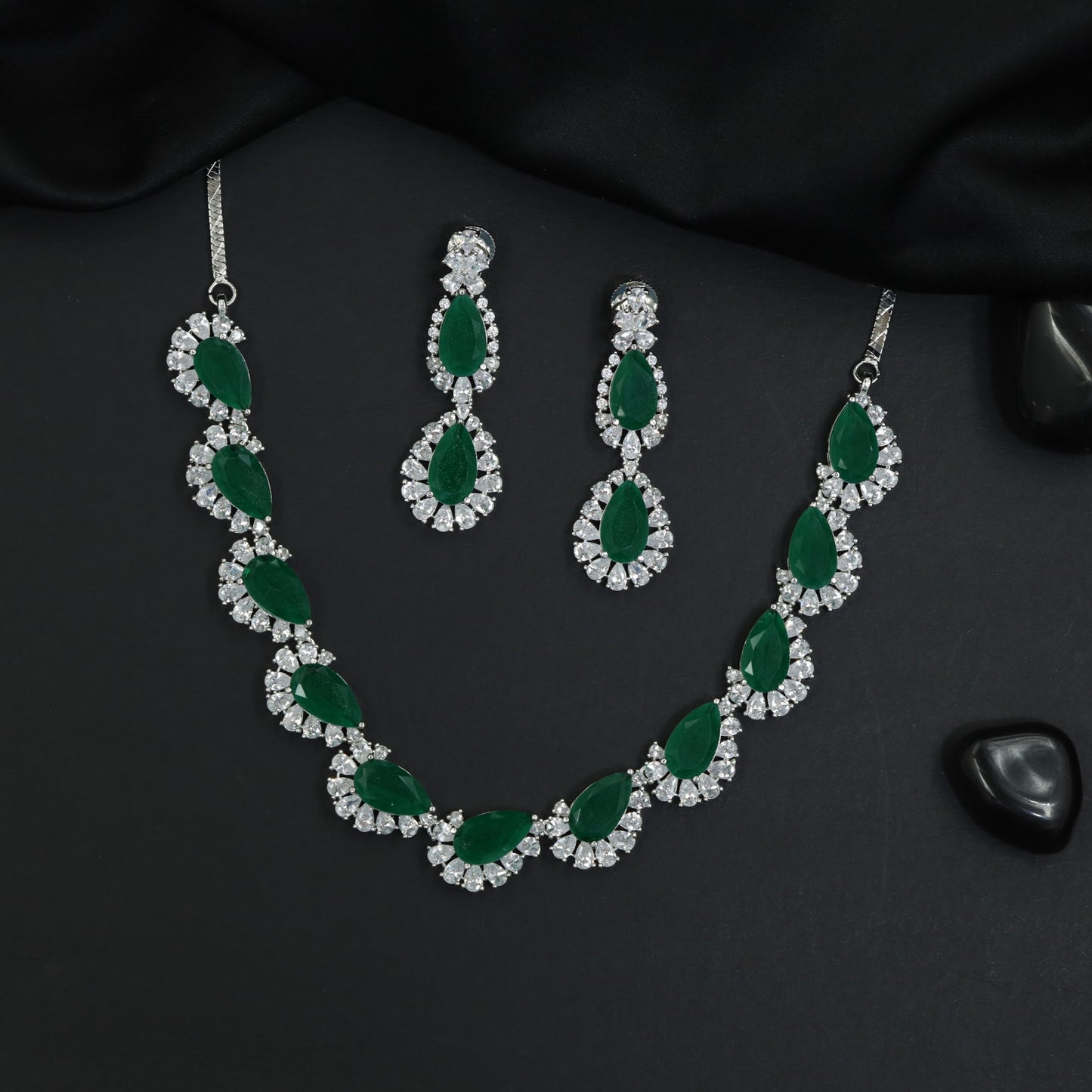 Signature atelier rhodium necklace set with graduated orbital accents