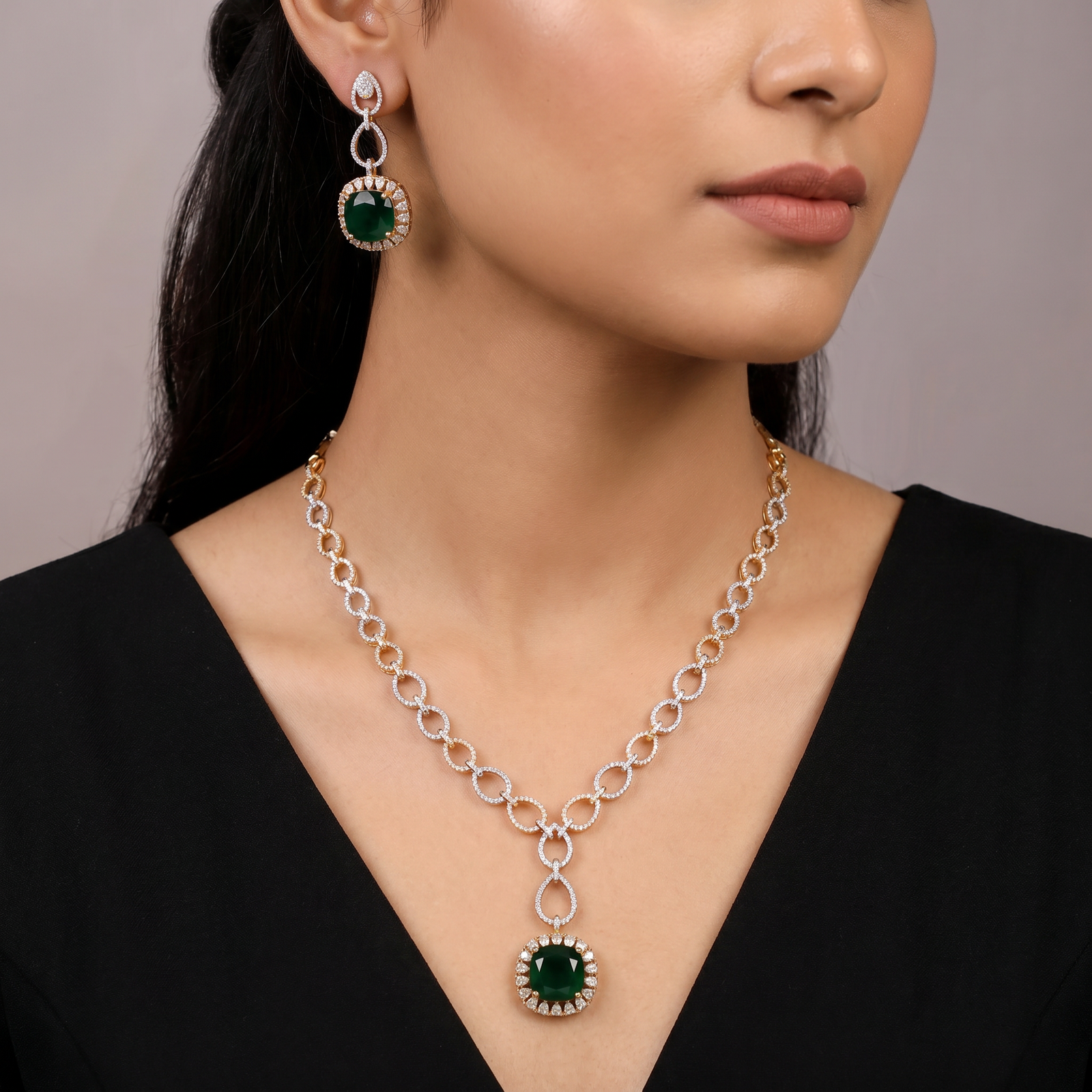 Modern heritage GJ necklace set with chain link neckline design