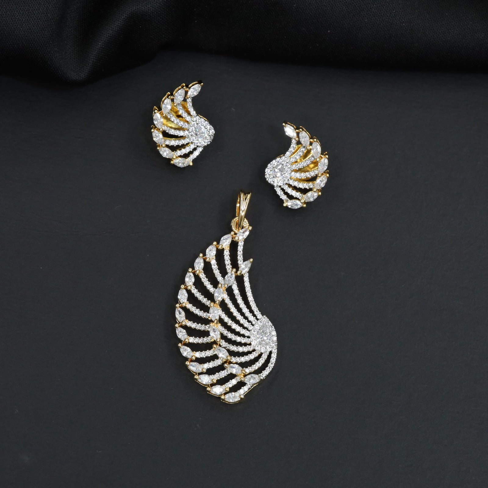 Twisted Spiral Pendant Set with Openwork Curve Design