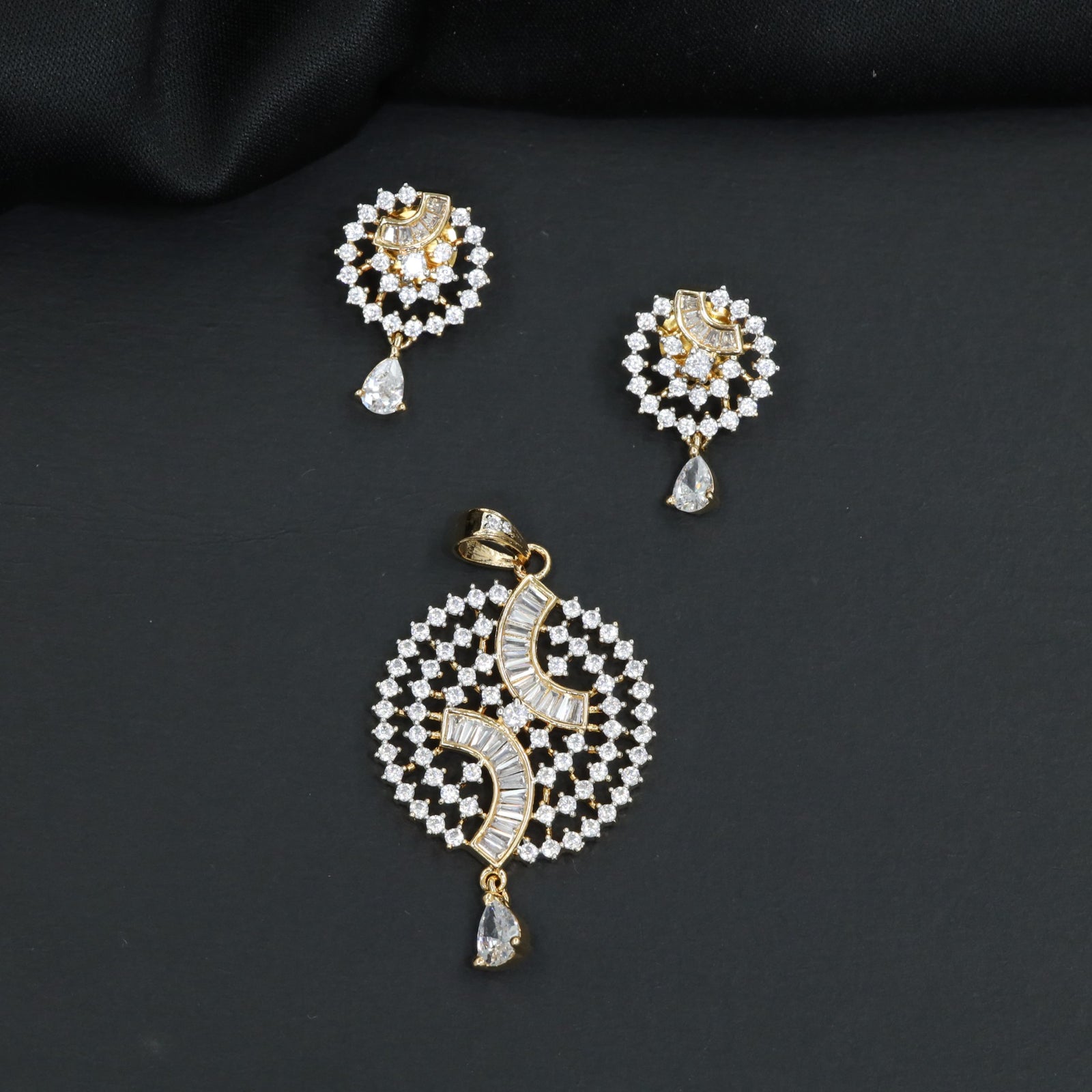 Elegant Lattice Pendant Set with Suspended Pear Drop Feature