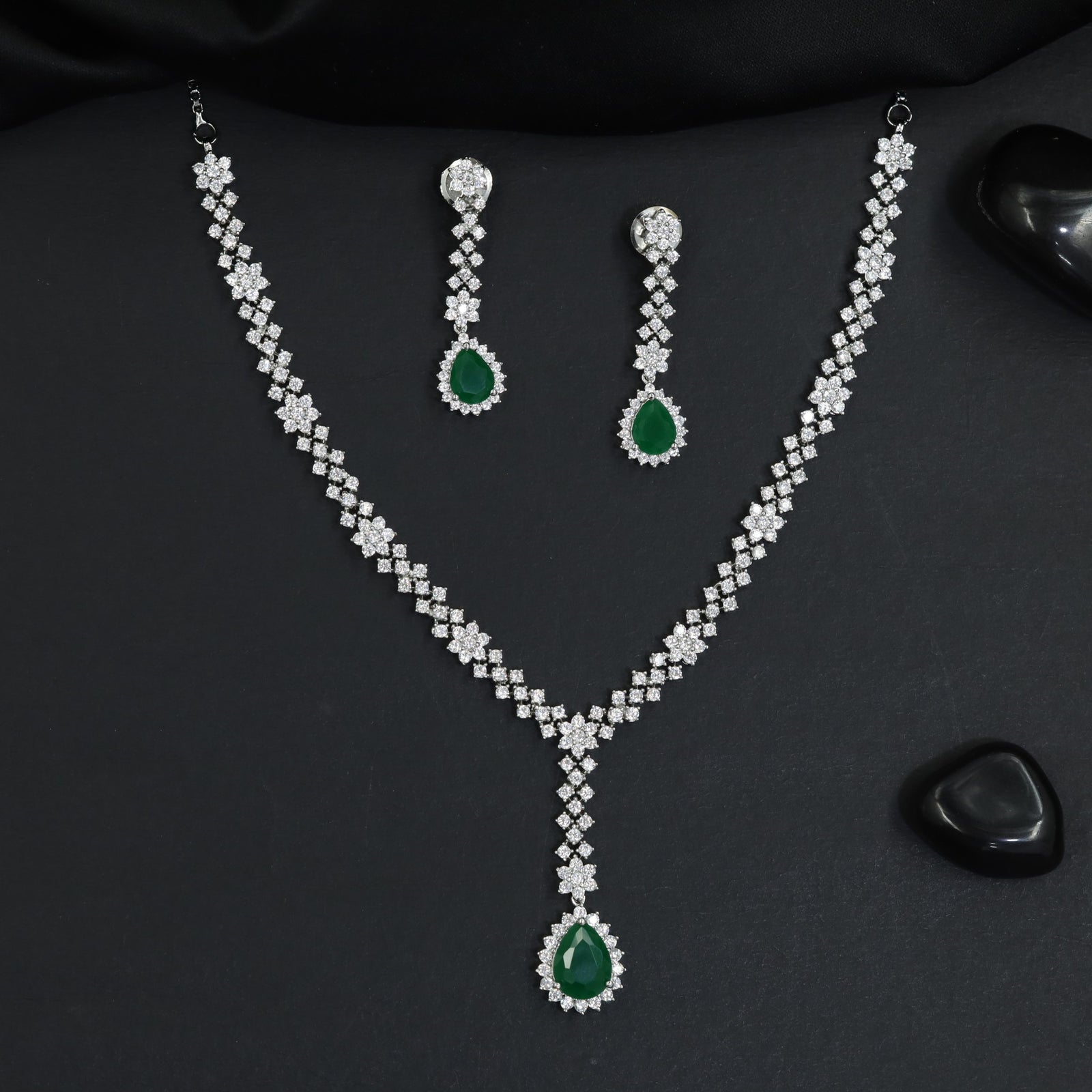 Y-drop rhodium necklace set with pendant frame centerpiece