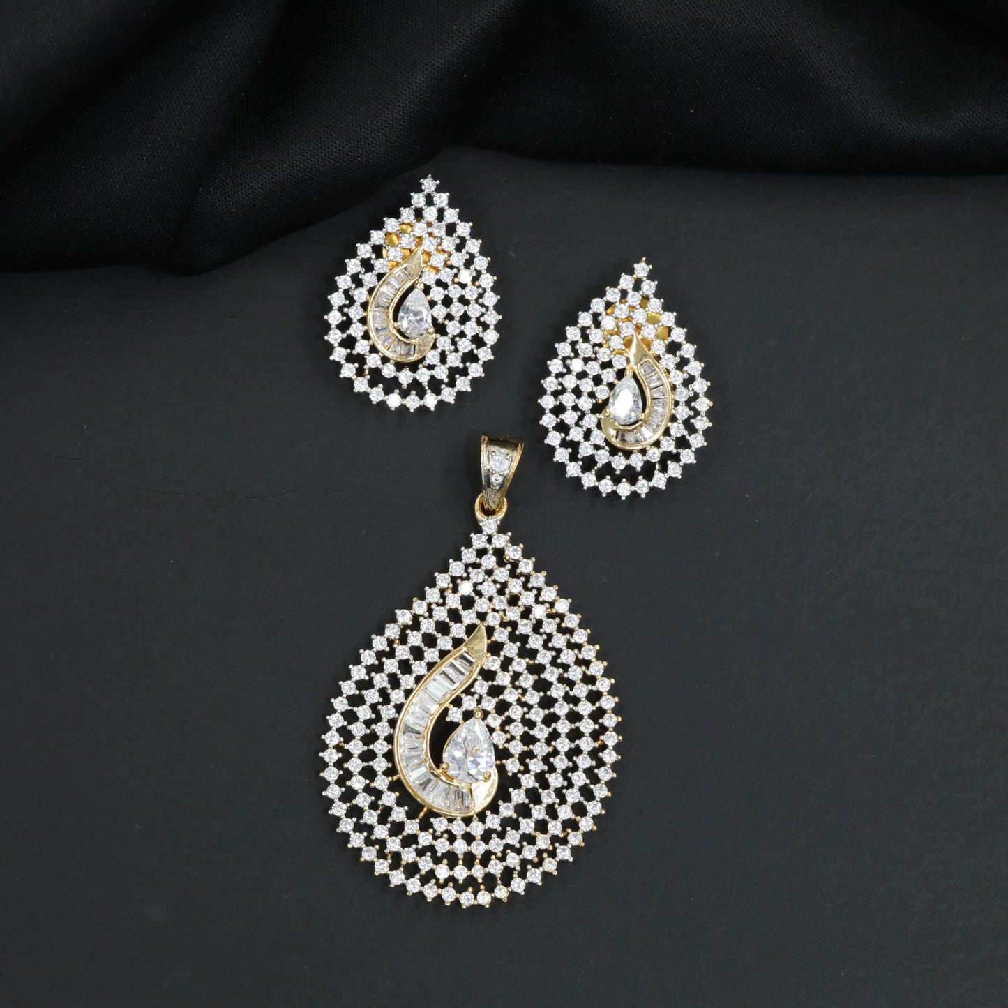 Paisley Teardrop Pendant Set with Concentric Frame Detailing