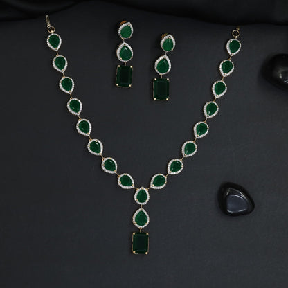 Signature atelier rhodium necklace set with pendant-led design