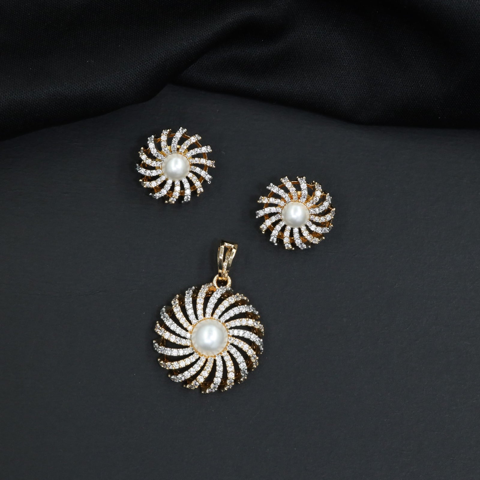 Decorative Spiral Pendant Set with Layered Styling