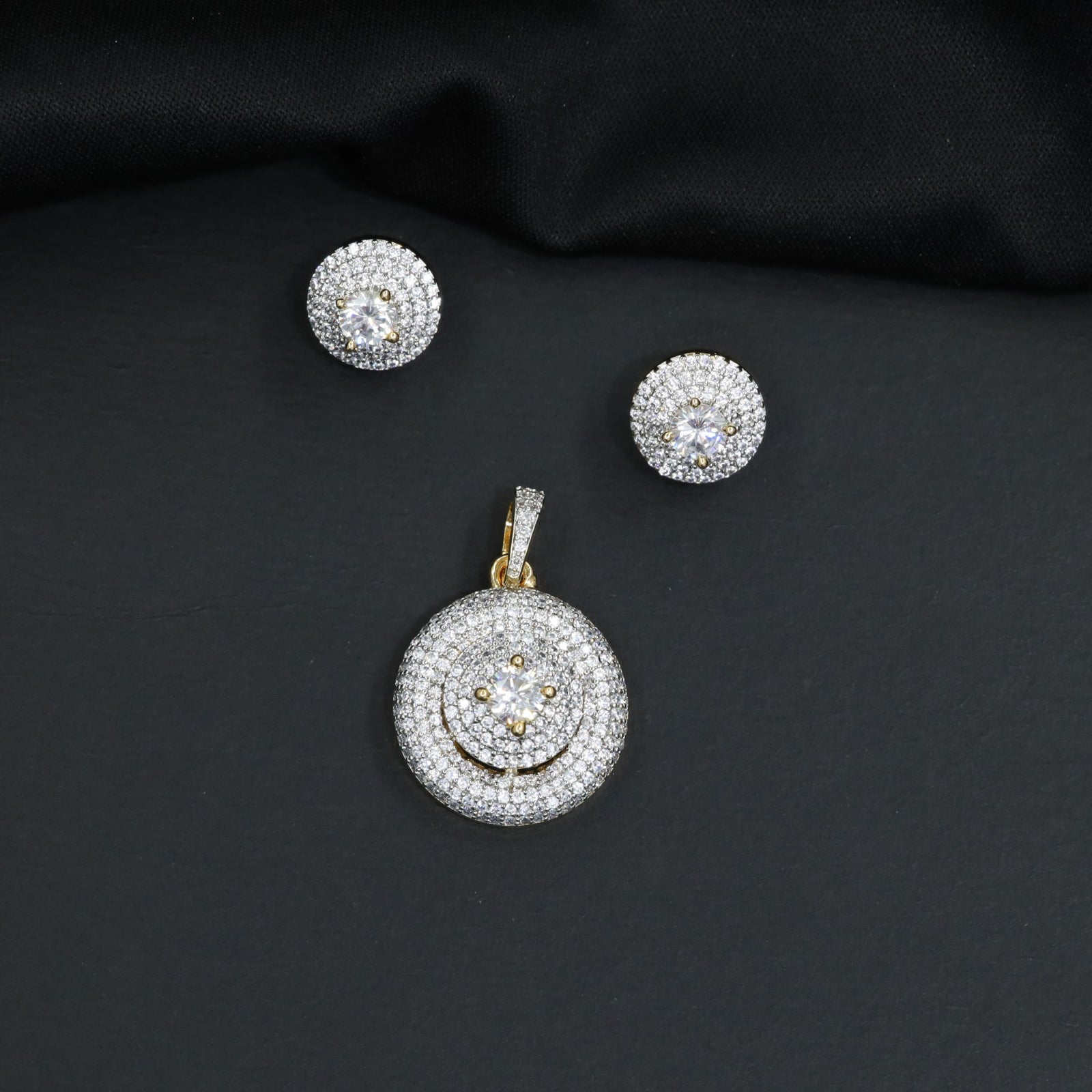 Round Cluster Pendant Set with Layered Detailing