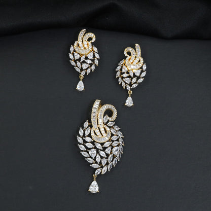 Designer Pendant Set with Curved Openwork Craftsmanship