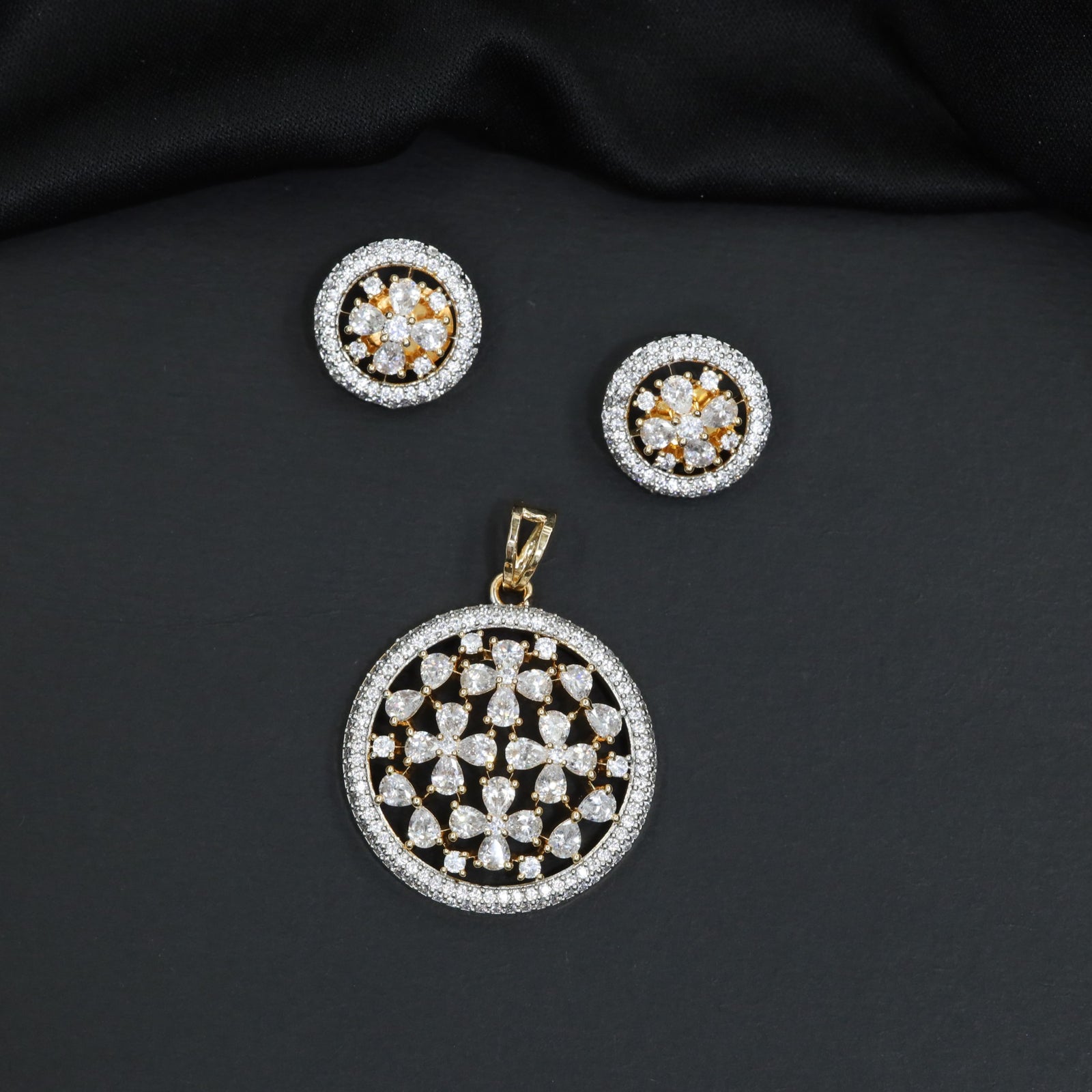 Elegant Pendant Set with Floral Centre Arrangement