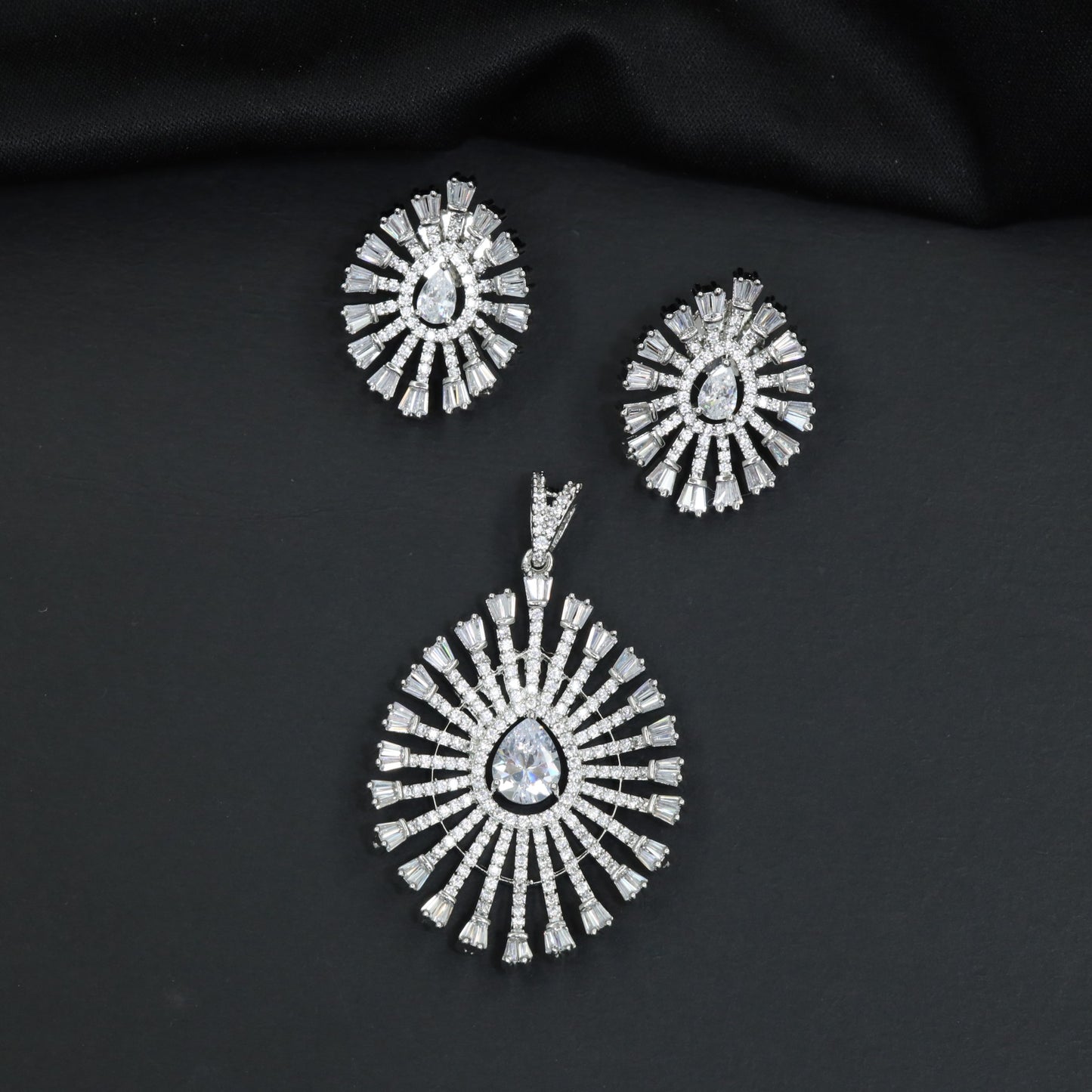Sunburst Pendant Set with Oval Centre Design
