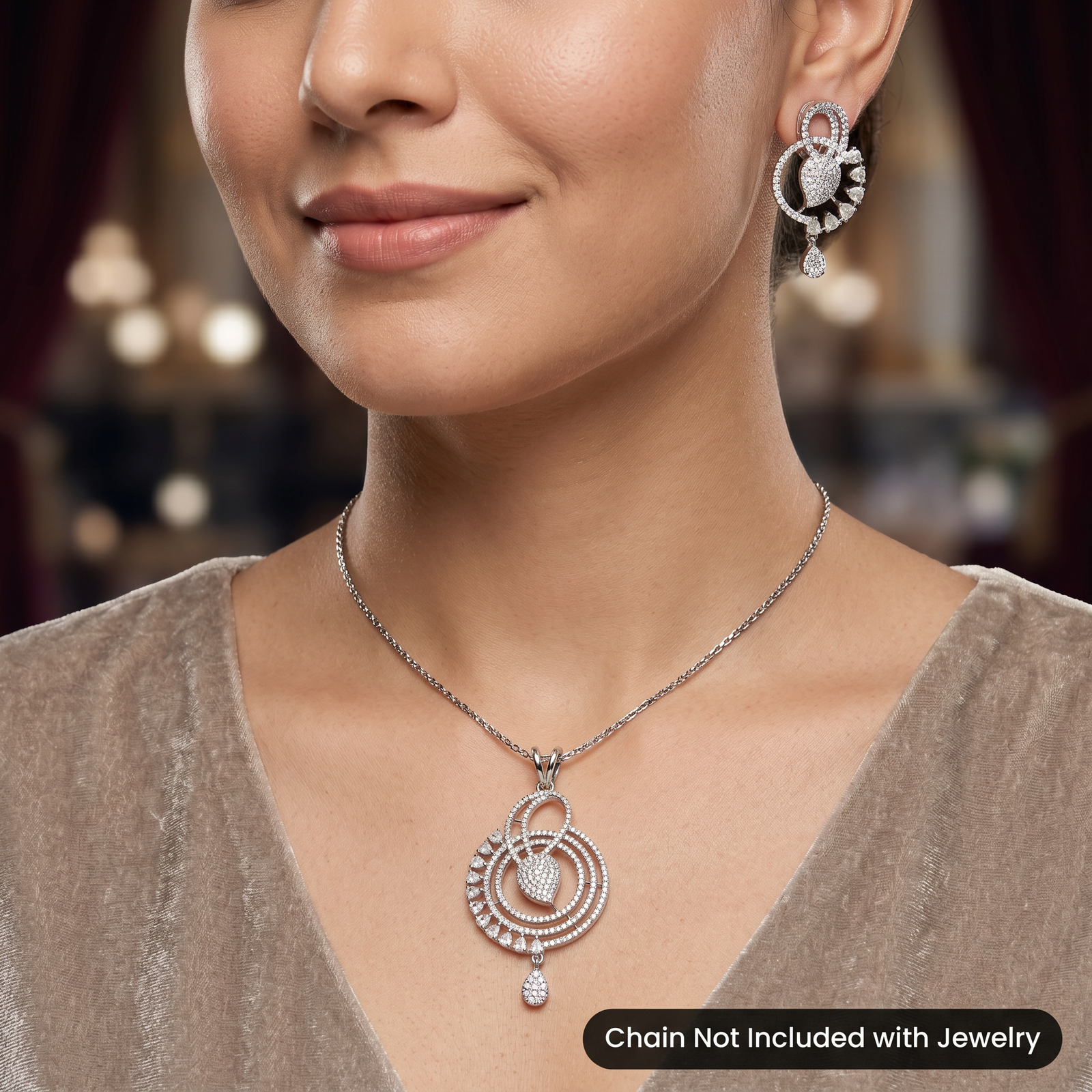 Elegant Pendant Set with Concentric Halo Craftsmanship