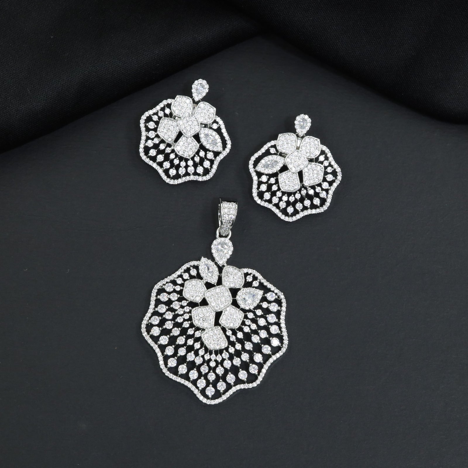 Designer Pendant Set with Intricate Openwork Craftsmanship