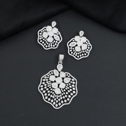 Designer Pendant Set with Intricate Openwork Craftsmanship