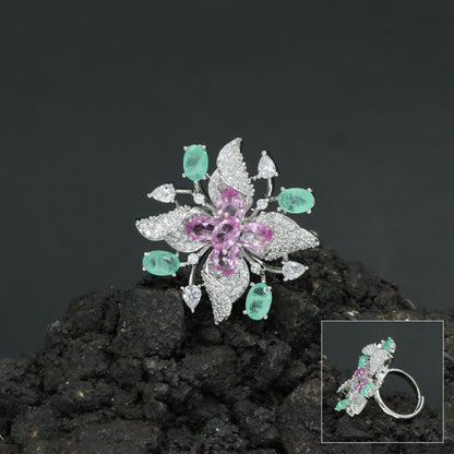 Decorative Floral Finger Ring with Radiating Bloom Pattern