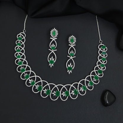 Traditional interlocking loop rhodium necklace set with rectangular plaques