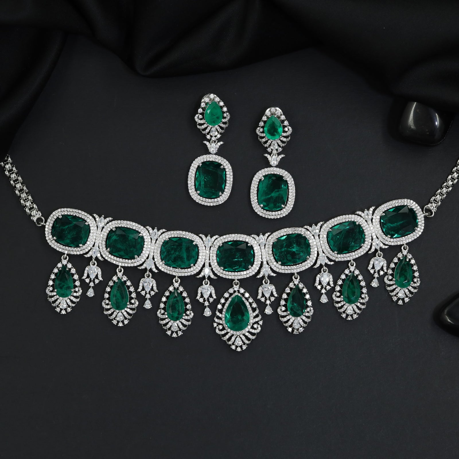 Classic temple style stacked band rhodium choker with heavy hanging earrings