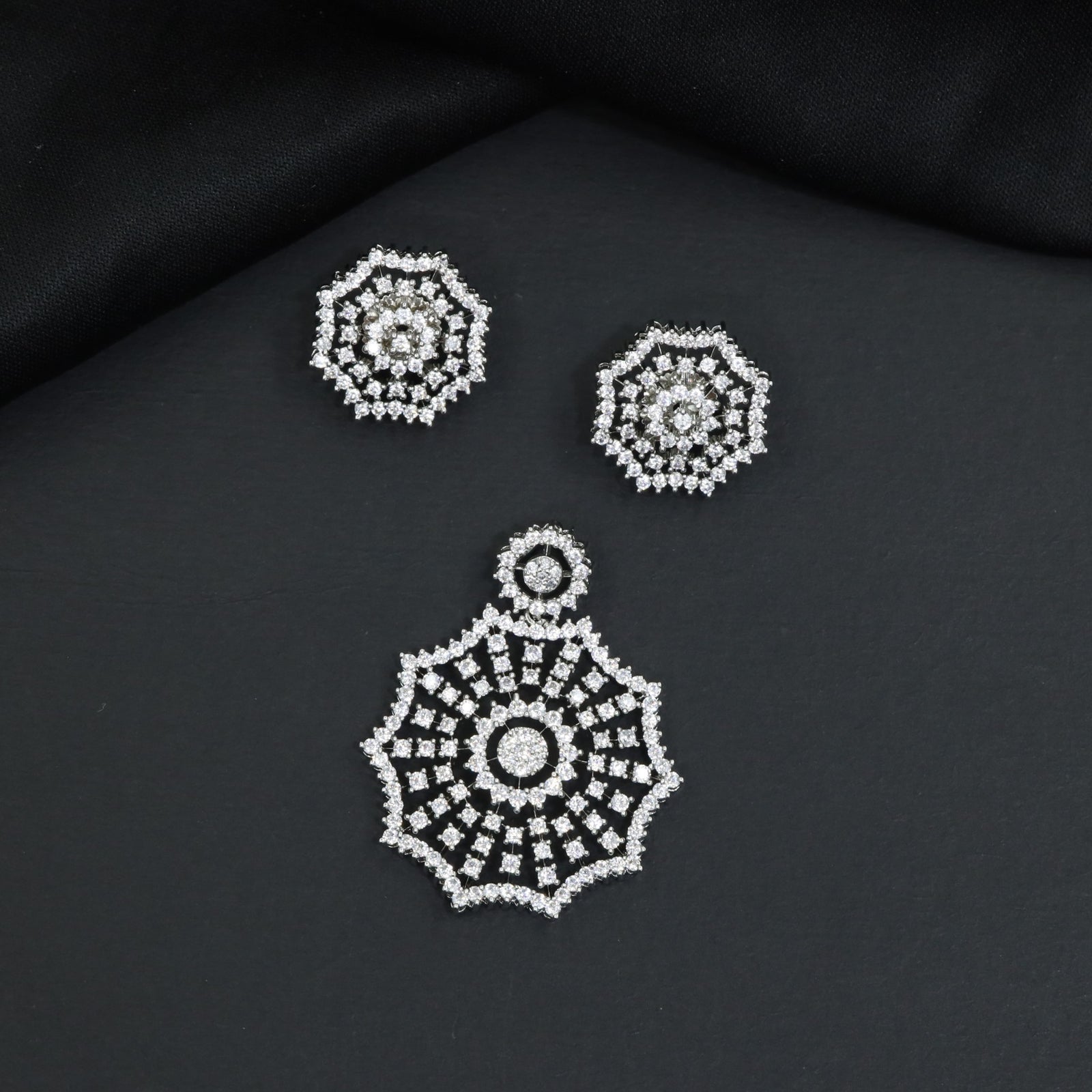 Elegant Pendant Set with Radiating Geometric Arrangement