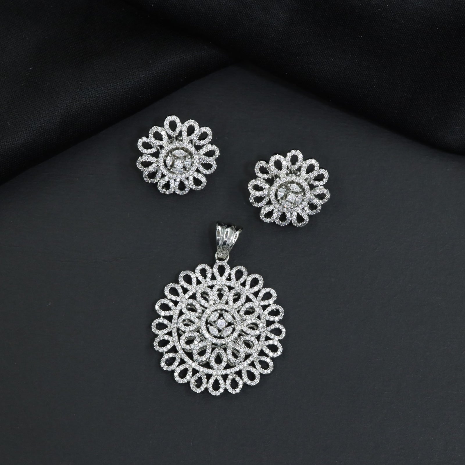 Artistic Pendant Set with Floral Rosette Construction