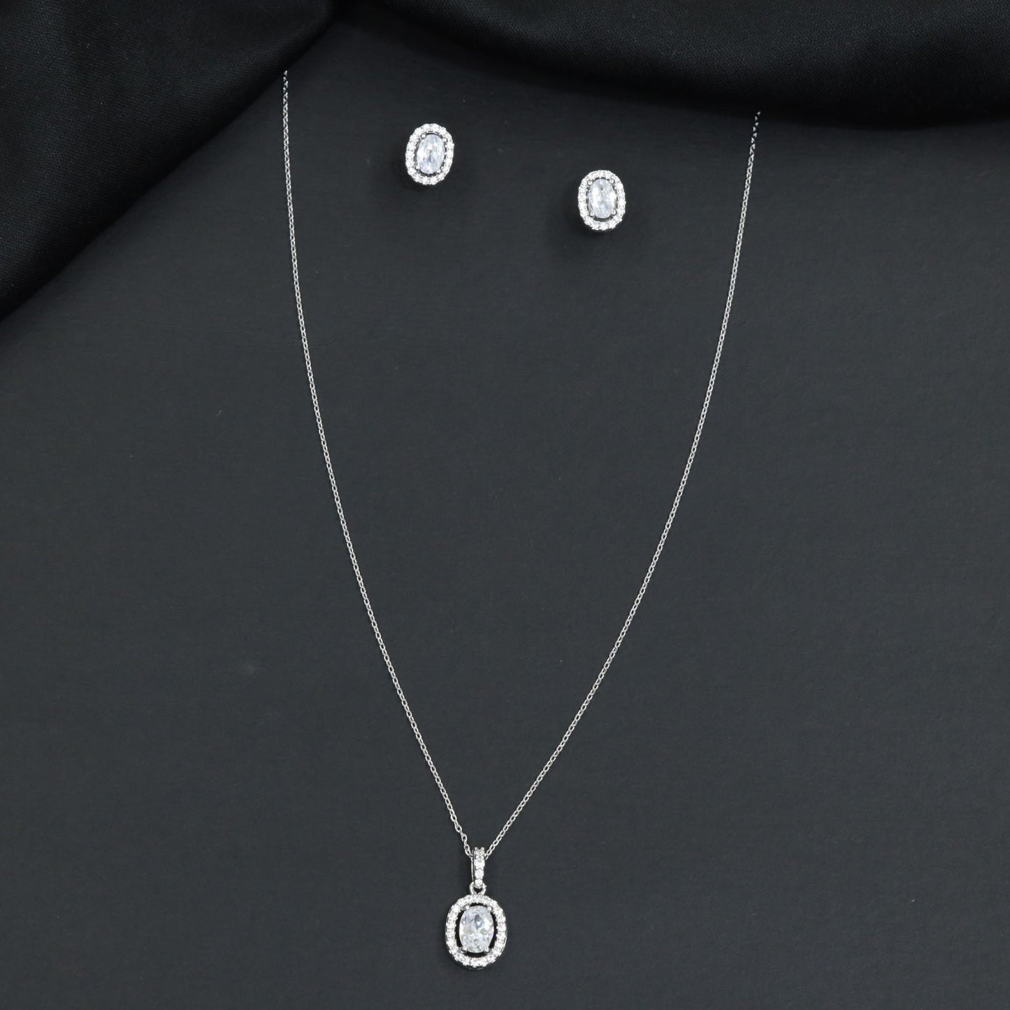 Minimal Oval Chain With Pendant Set with Matching Stud Earrings