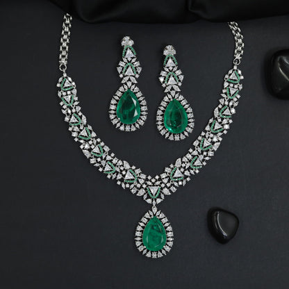 Royal rhodium necklace with sculpted gemstone sequence