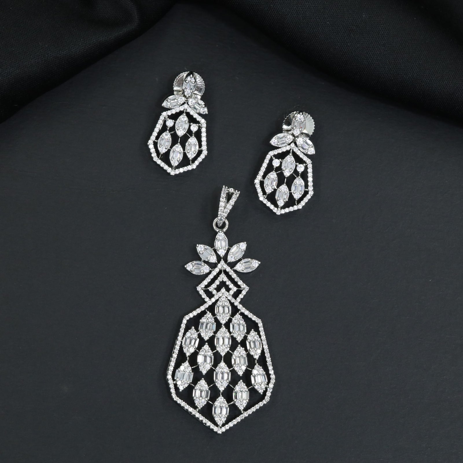 Decorative Pendant Set with Hexagonal Outline and Floral Cluster