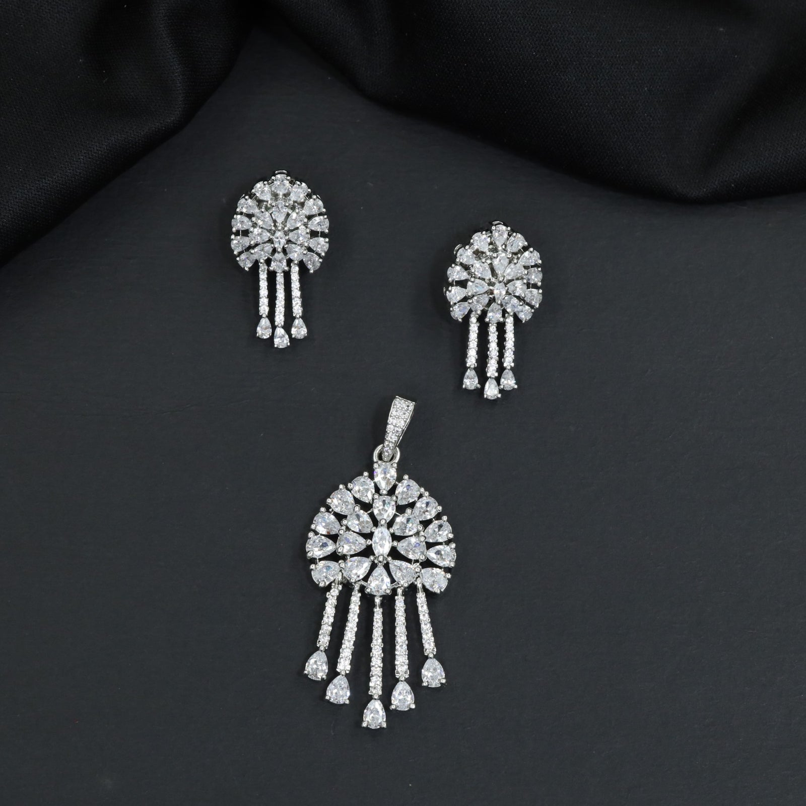 Floral Fan Pendant Set with Dangling Tassel Detailing