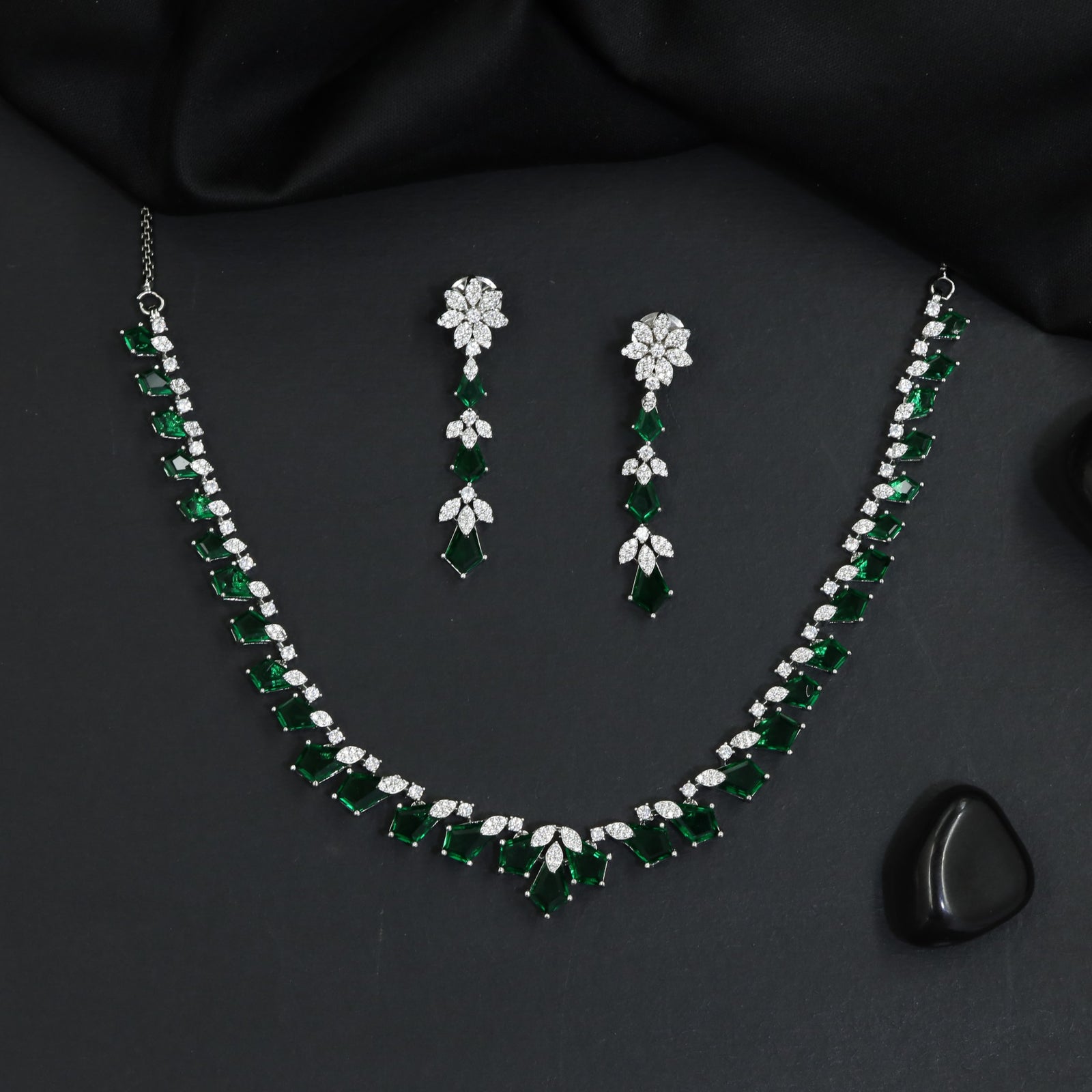 Botanical Garland Rhodium Necklace Set with Geometric Border Styling