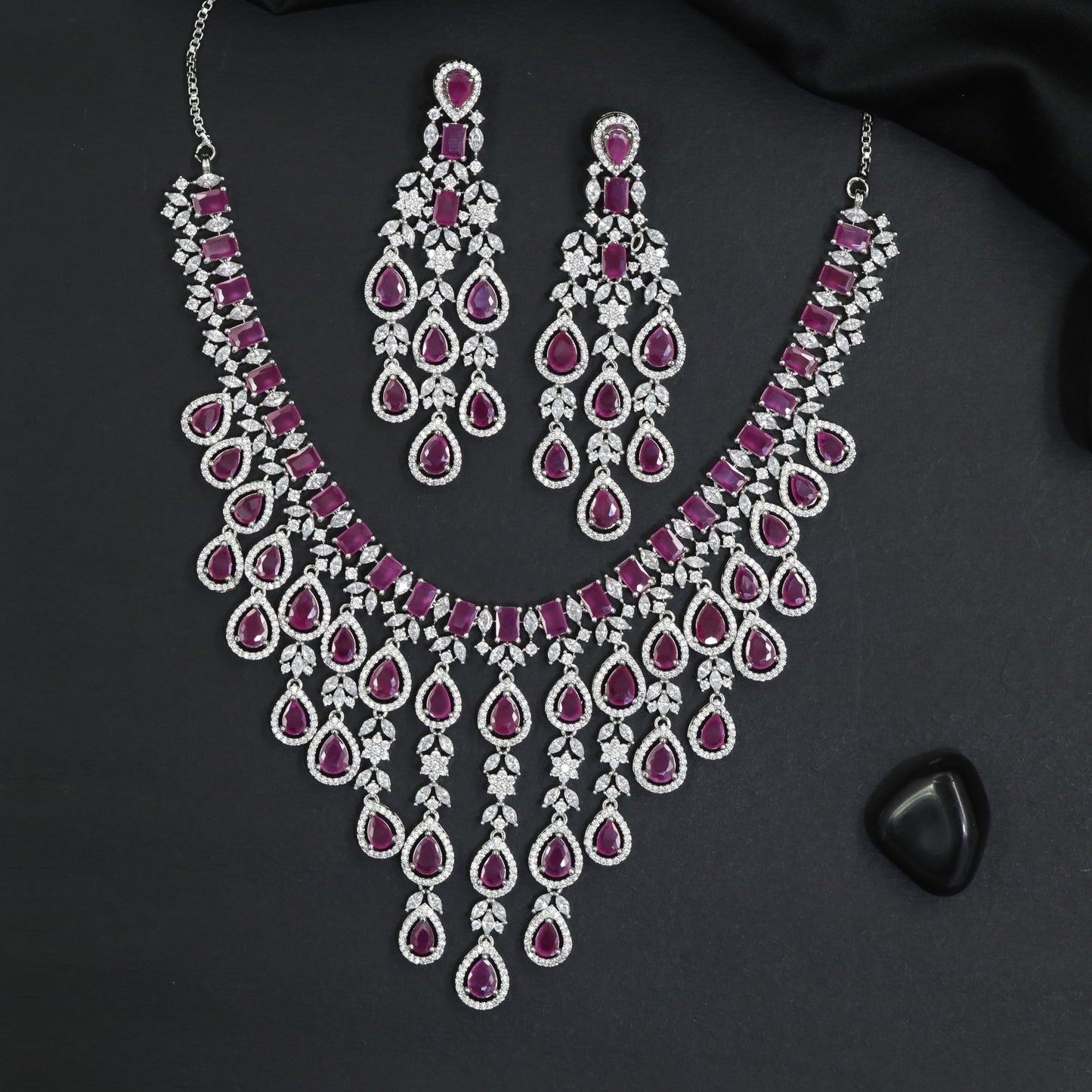 Vintage Inspired Rhodium Necklace Set with Cascading Pear Border