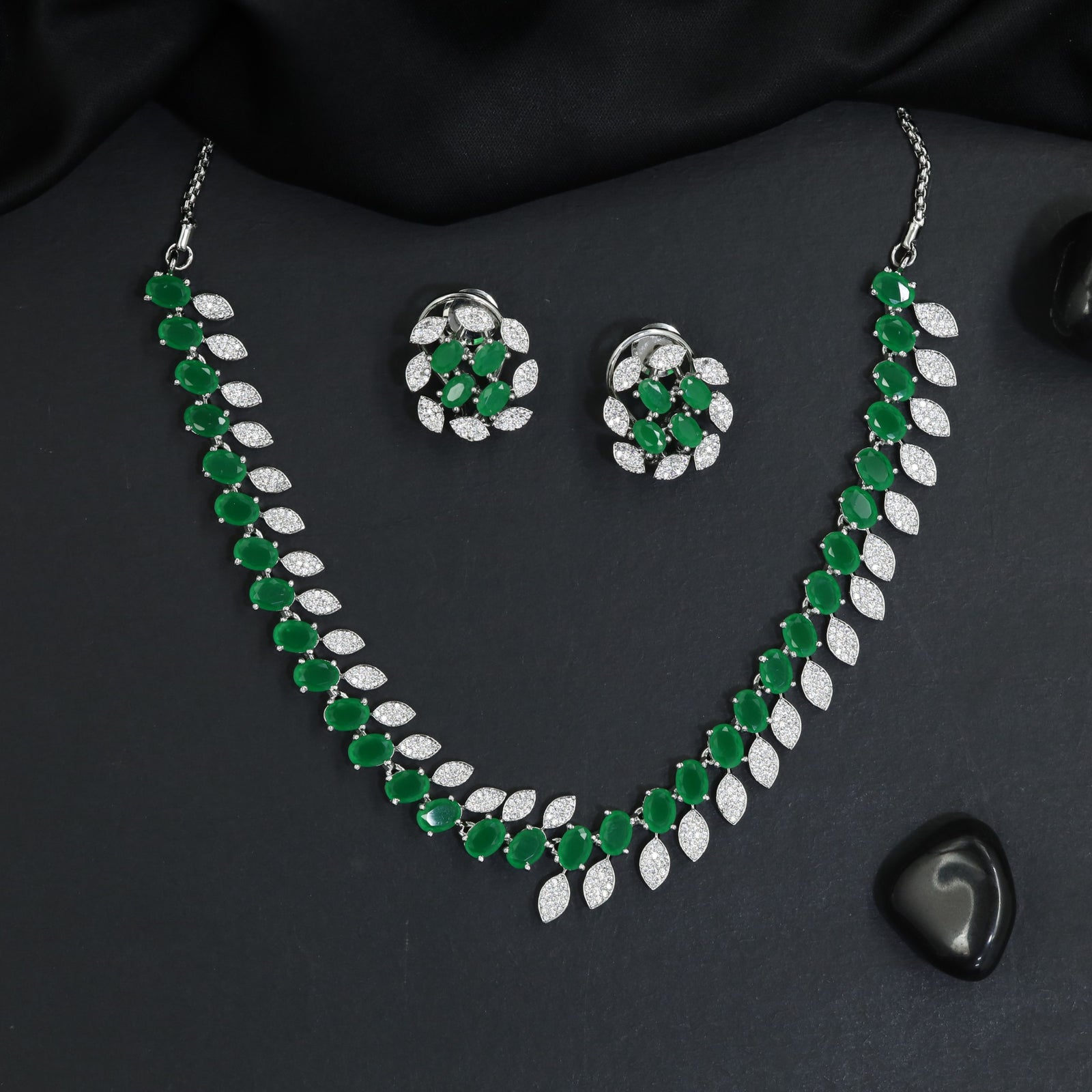 Heritage Garland Rhodium Necklace Set with Floral Cluster Studs