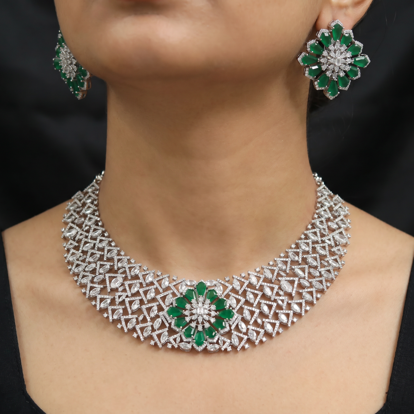 Architectural rhodium necklace with sculpted lattice sequence