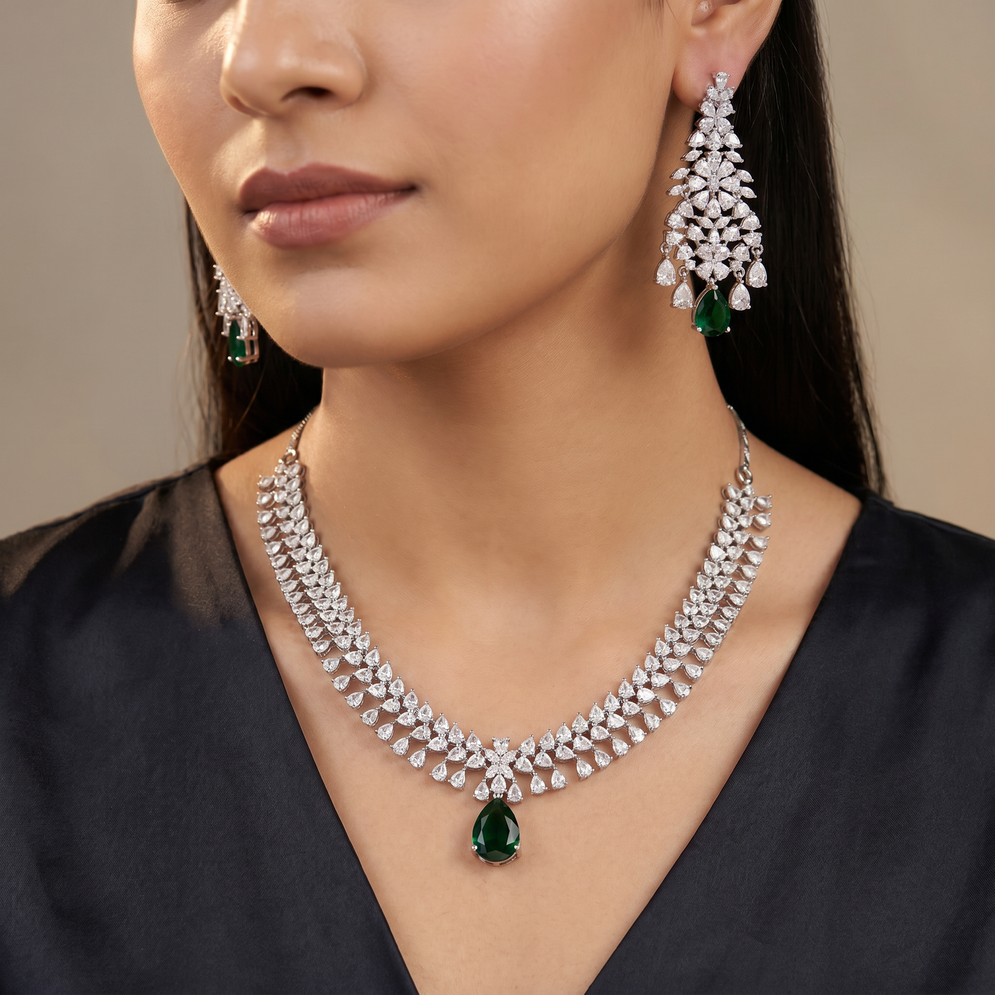 Heritage rhodium necklace featuring symmetrical stone sequence