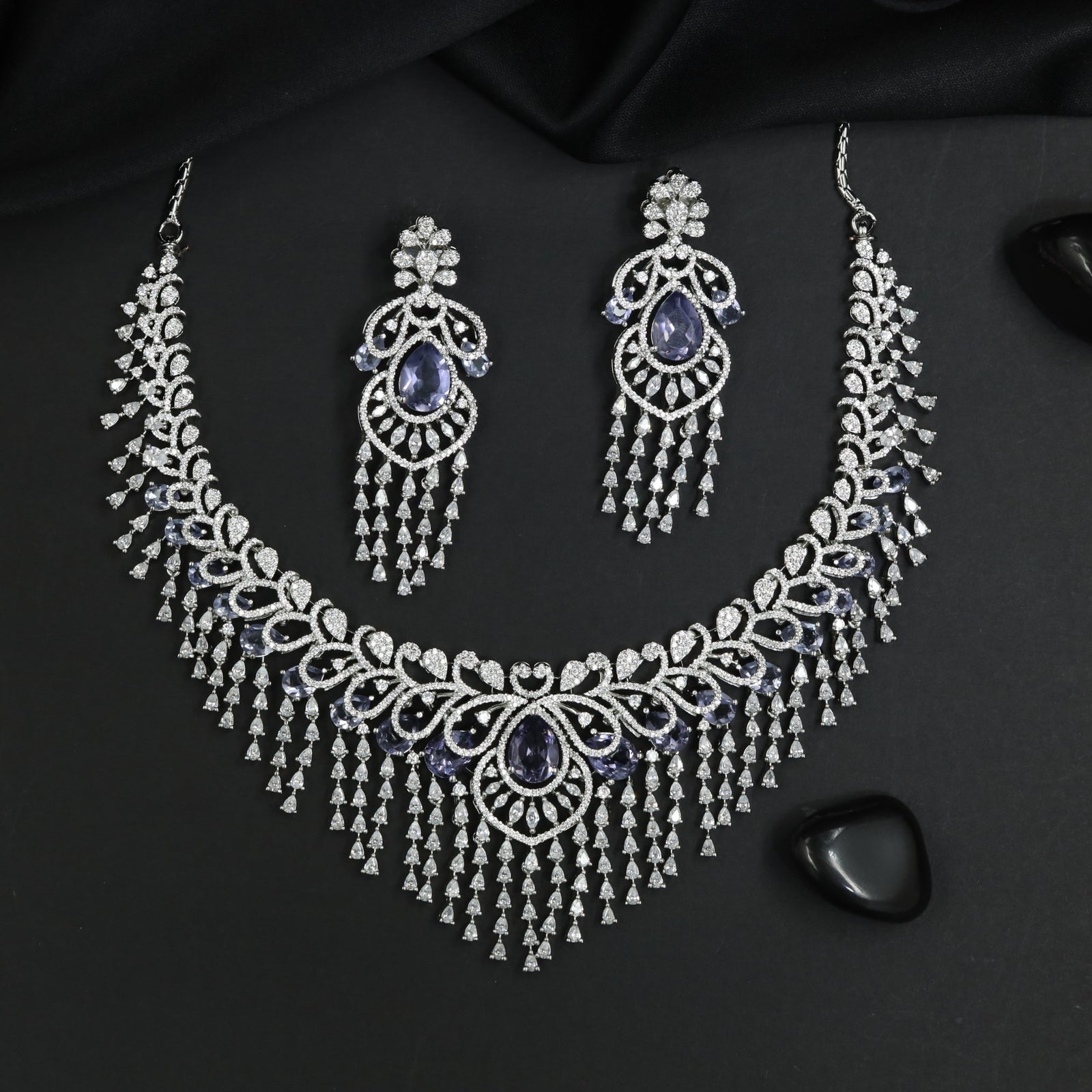 Scalloped Fringe Necklace Set with Oval Halo Centrepiece