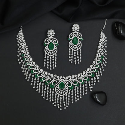 Scalloped Fringe Necklace Set with Oval Halo Centrepiece