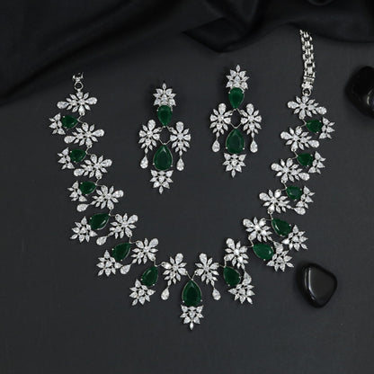 Decorative Bloom Necklace Set with Floral Garland