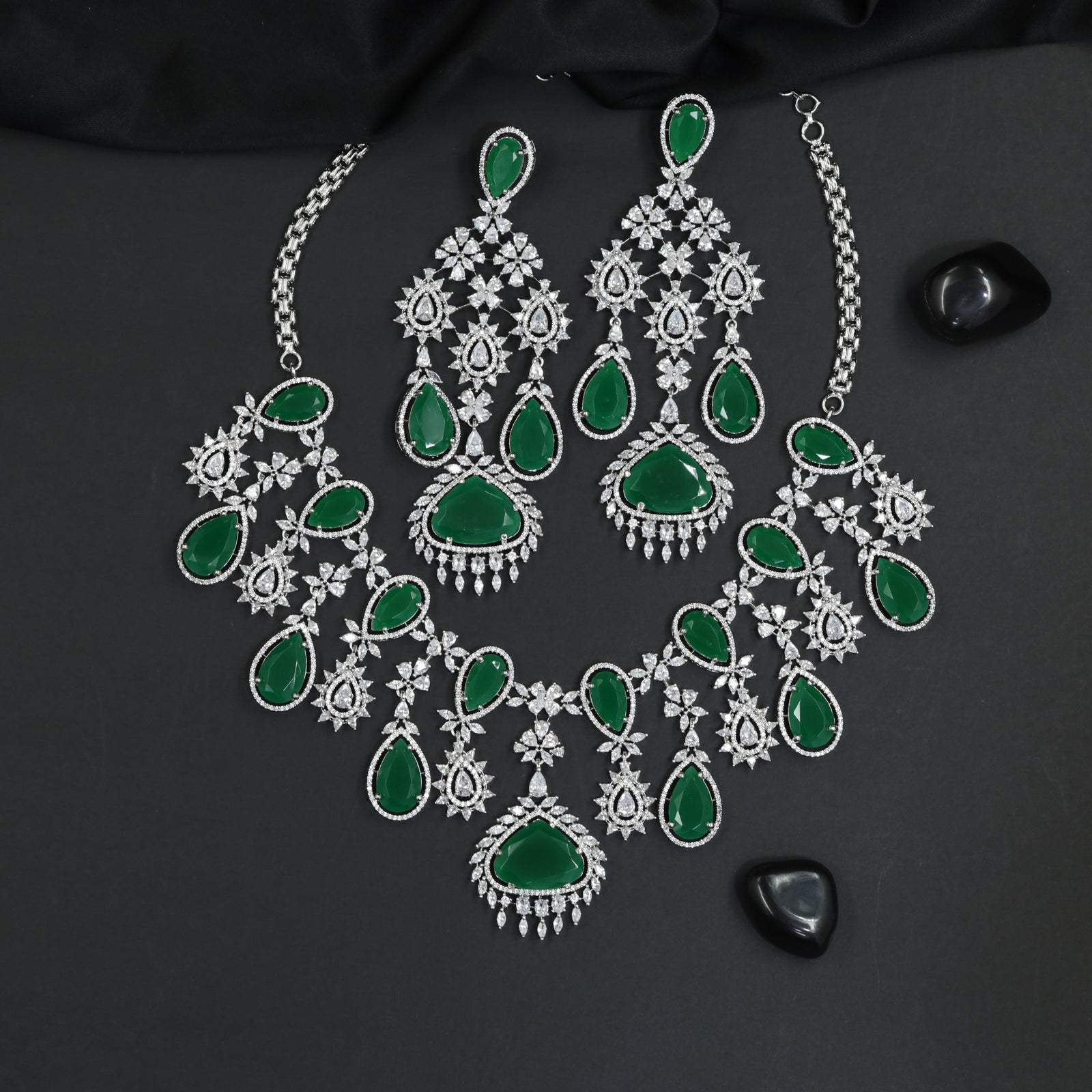 Decorative Floral Necklace Set with Pendant Inspired Accents